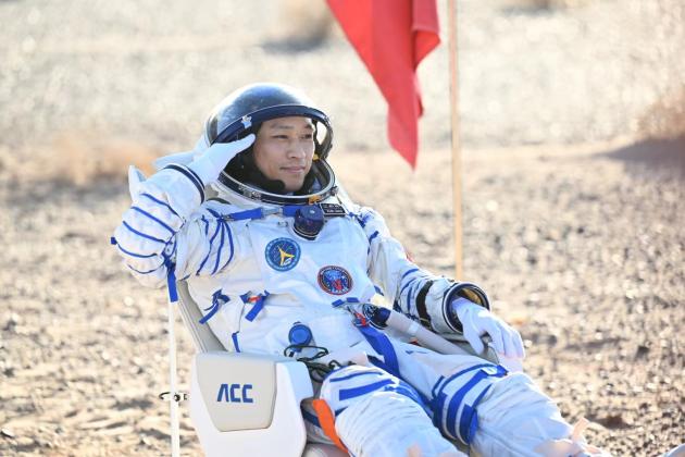 Cina: atterrata capsula di rientro di Shenzhou-17 (4)