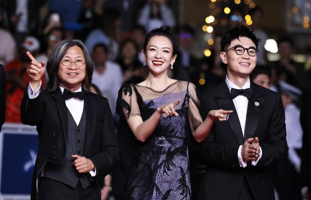 Proiezione del film "She's got no name" al Festival di Cannes (3)