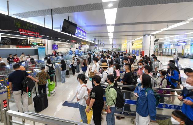 Cina: previsti +30% passaggi di frontiera durante Dragon Boat Festival