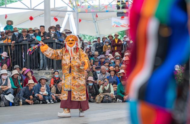 Cina: Xizang, spettacolo di opera tibetana a Lhasa