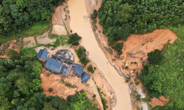 Cina: piogge causano frane e inondazioni nel Guangdong (1)
