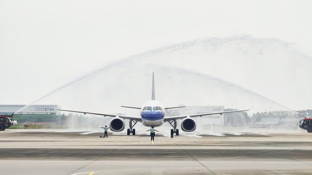Cina: 3 maggiori compagnie aeree avviano operazioni commerciali con C919