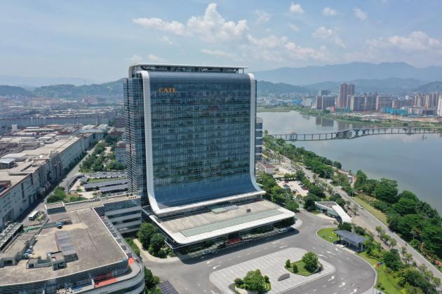 Cina: CATL inaugura nuova batteria per veicoli ibridi