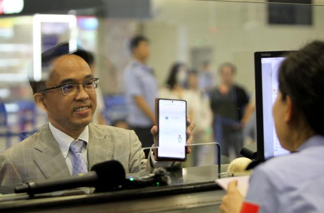 Cina: Pudong New Area svela misure per agevolare lavoro, vita dei talenti stranieri