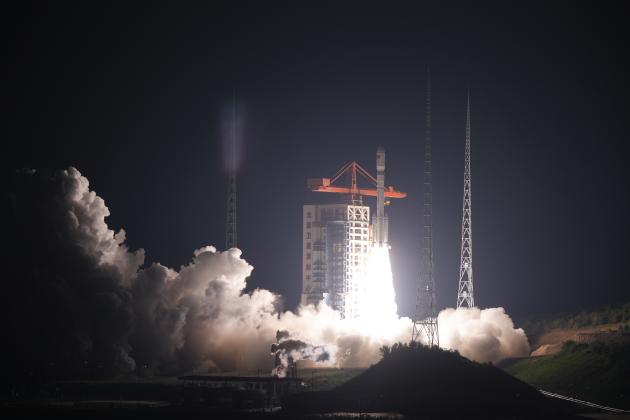Cina: lanciato gruppo di satelliti in orbita terrestre bassa