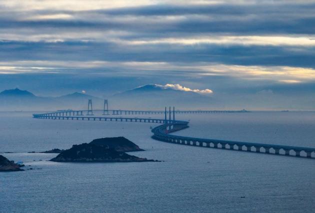 Cina: Ponte Hong Kong-Zhuhai-Macao, gestiti 90 mln viaggi passeggeri da apertura