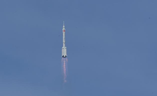 Cina: lanciata la navicella Shenzhou-22 (2)