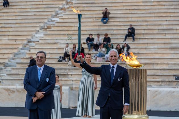Milano-Cortina 2026: Atene, fiamma olimpica consegnata all'Italia (1)