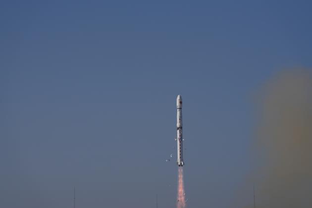 Cina: lanciato nuovo satellite nello spazio