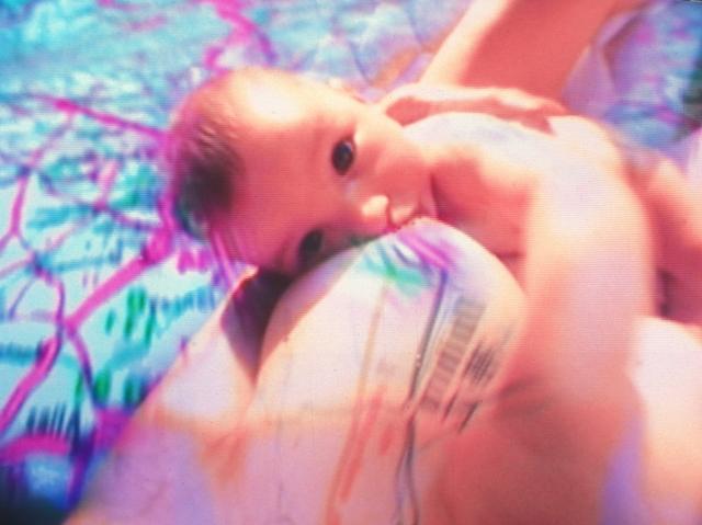 Pipilotti Rist, Mother e Son, 2000 (Foto da video nella mostra &ldquo;la grande madre&rdquo;, Milano)