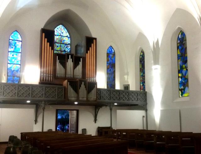  Interno della Chiesa con l&rsquo;organo di Giovanni Tamburini