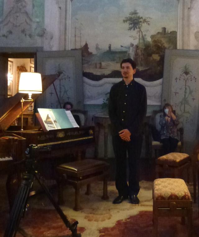 Il maestro Viacheslav Shelepov.