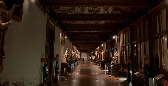 Le Gallerie degli Uffizi di sera