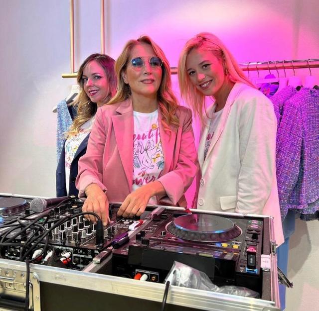 Elena Mir&ograve;, Jo Squillo - Beautiful, Powerful