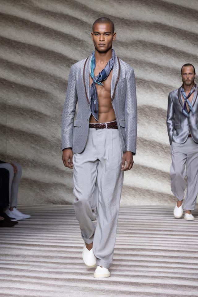 Giorgio Armani Collezione SS23