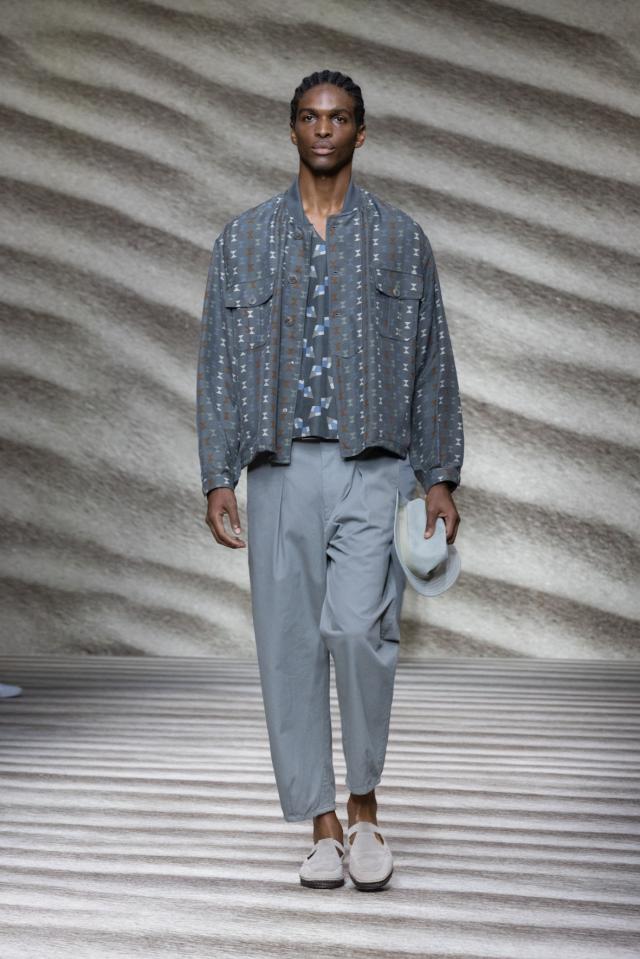 Giorgio Armani Collezione SS23