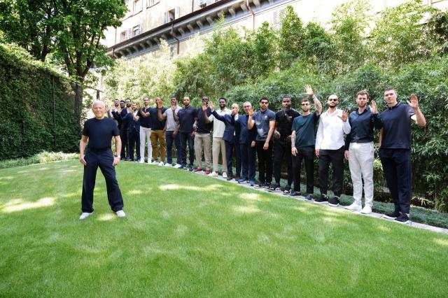 Giorgio Armani Collezione SS23