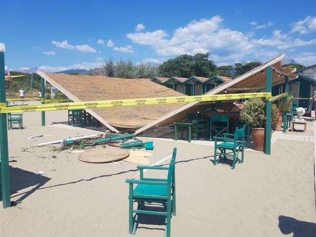 Forte dei Marmi, Bagno Piero sfondato da un'auto