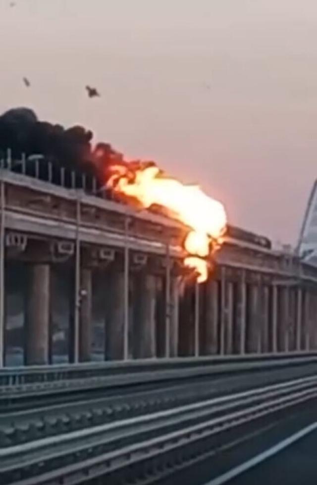 PONTE DI CRIMEA, NYT: "L'ESPLOSIONE ORCHESTRATA DA INTELLIGENCE DI KIEV"