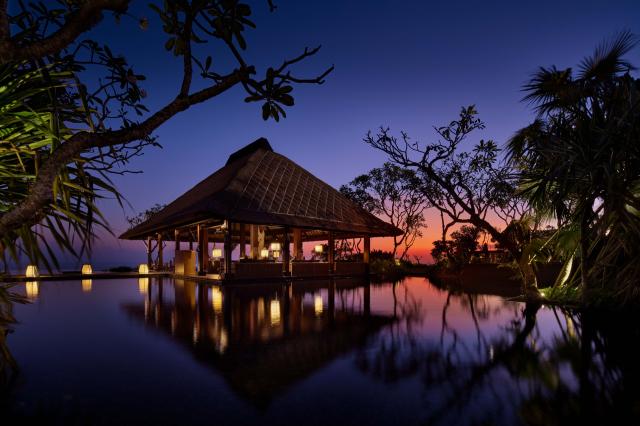 Lounge Bar Bulgari Resort Bali (courtesy Bulgari Hotels)