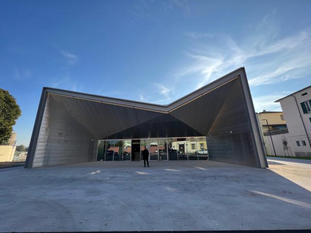 Ingresso del nuovo Teatro Borsoni a Brescia