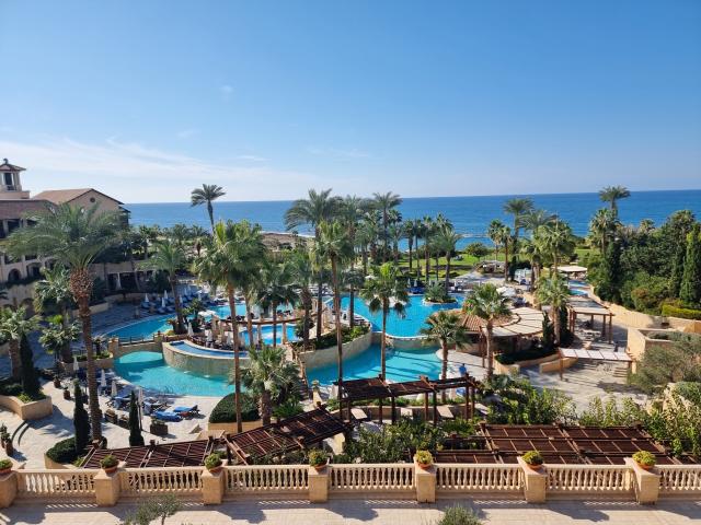 Le piscine dell'Hotel Elysium a Paphos