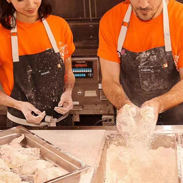 Preparazione pollo fritto
