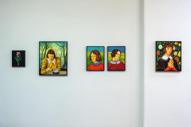 White Gallery: Elen Bezhen (Candysnake Gallery)