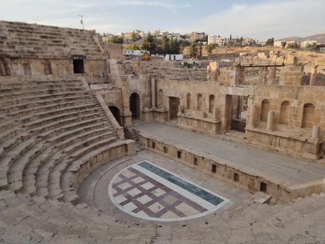 Jerash: uno dei due teatri romani