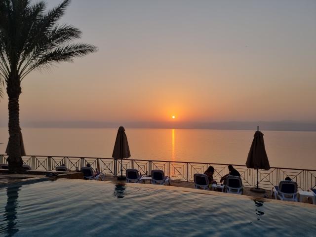 Tramonto sul Mar Morto in Giordania