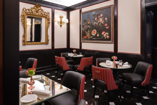 Interni del Caf&egrave; Romano