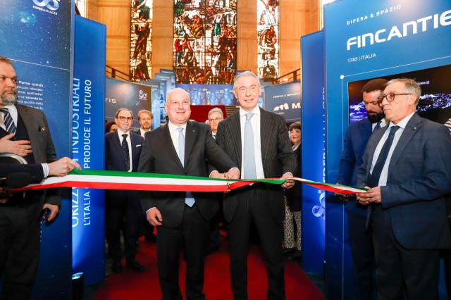 Il presidente di Federmanager Valter Quercioli e il ministro delle Imprese Adolfo Urso