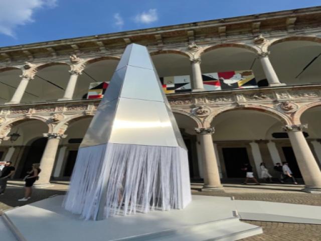 Condivisione, Connessione, Convivialit&agrave;, AMDL CIRCLE, Whirlpool, Alucobond, luci Artemide