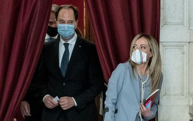 Green pass, Ciriani: "Micidiale per l'economia. Obbligo vaccinale? Capolavoro di confusione e contraddizione"