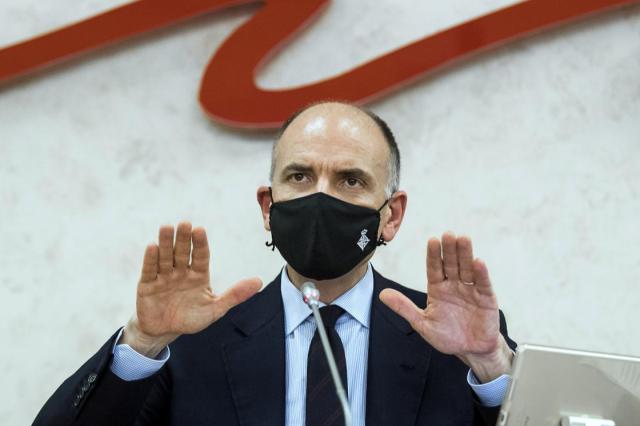 Obbligo vaccinale, Letta dice s&igrave;: "Non basta il buon senso e il Green pass"