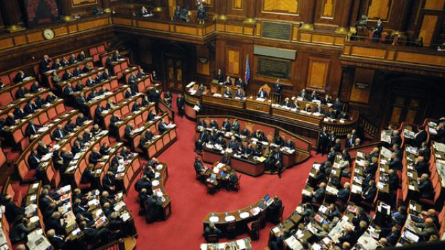 Democrazia, di cosa parliamo ? Di un sistema di governo fondato sul capitale, che necessariamente fa l'interesse del capitale