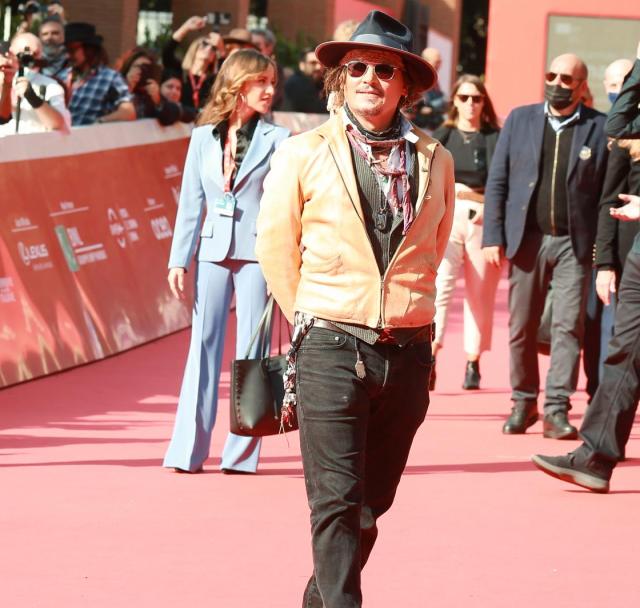 Processo Heard, parla la sorella di Depp. E lui si commuove