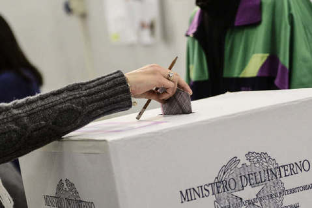 Elezioni comunali 2023: orari e dove si vota. La preoccupazione per l'astensionismo e la tenuta delle alleanze