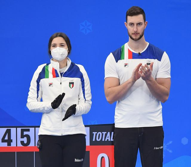 Storico oro olimpico per l'Italia del curling nel doppio misto