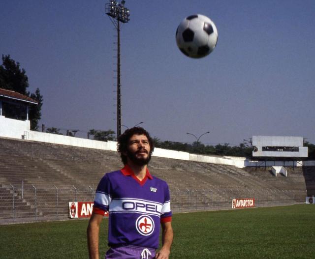 Calcio: Pallone d'Oro. Nasce "Premio Socrates" per campioni solidali