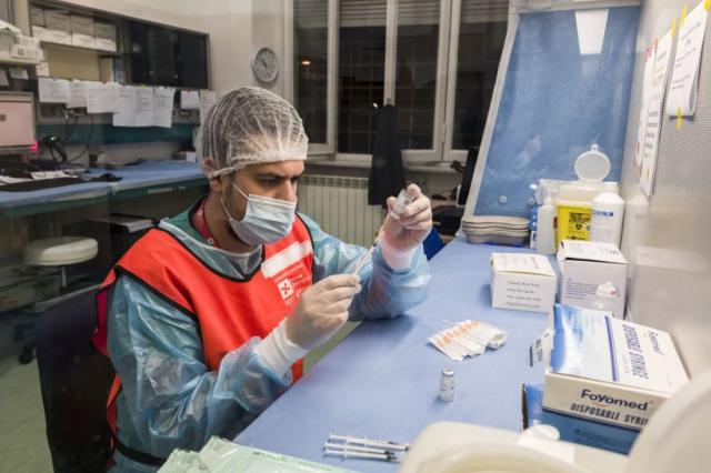 Covid, contagi a -77% nella 4a settimana di novembre 2023 (vs. stesso periodo 2022), ma scatta l'allarmismo con un +16,1% senza considerare la stagionalit&agrave;