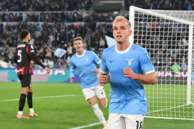 La Lazio batte il Milan 1-0, l'Inter ora a +8 sui cugini