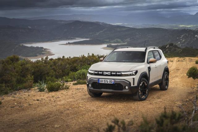 Dacia Duster. Design, off-road e nuove motorizzazioni Hybrid-G 4x4
