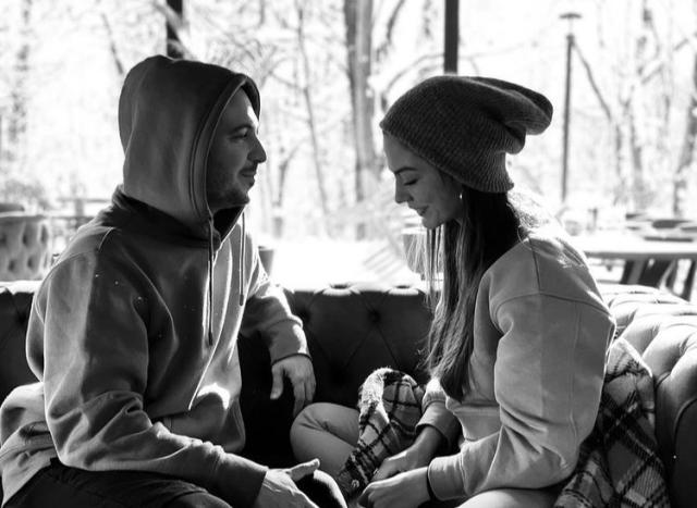 Demet &Ouml;zdemir &egrave; fidanzata, ecco la prima foto dell'attrice con il suo nuovo amore