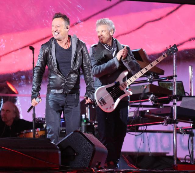 Bruce Springsteen arrestato, Jeep toglie spot