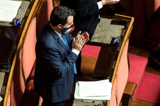 Discorso Draghi, Salvini in piedi ad applaudire