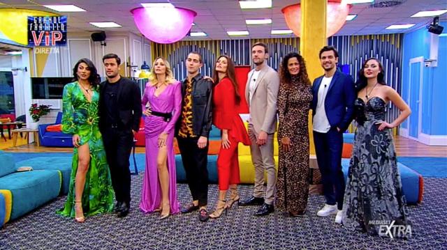 Grande Fratello Vip choc, 'Lobby gay nel reality': Signorini sotto accusa