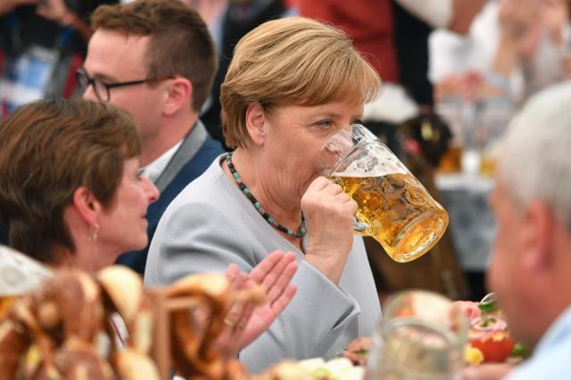 Vaccino AstraZeneca, Merkel 