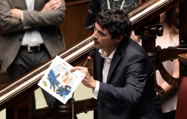 Vaccino AstraZeneca, Fratoianni