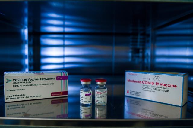 Vaccino AstraZeneca bloccato ancora, ma solo per militari e Forze dell'Ordine